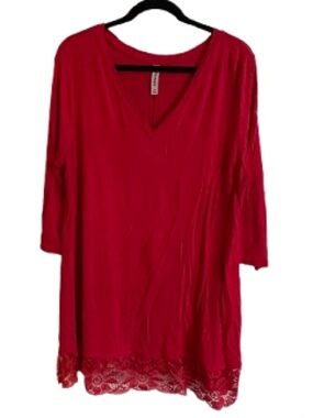 Zenana Outfitters Red V-Neck Lace-Hem Tunic